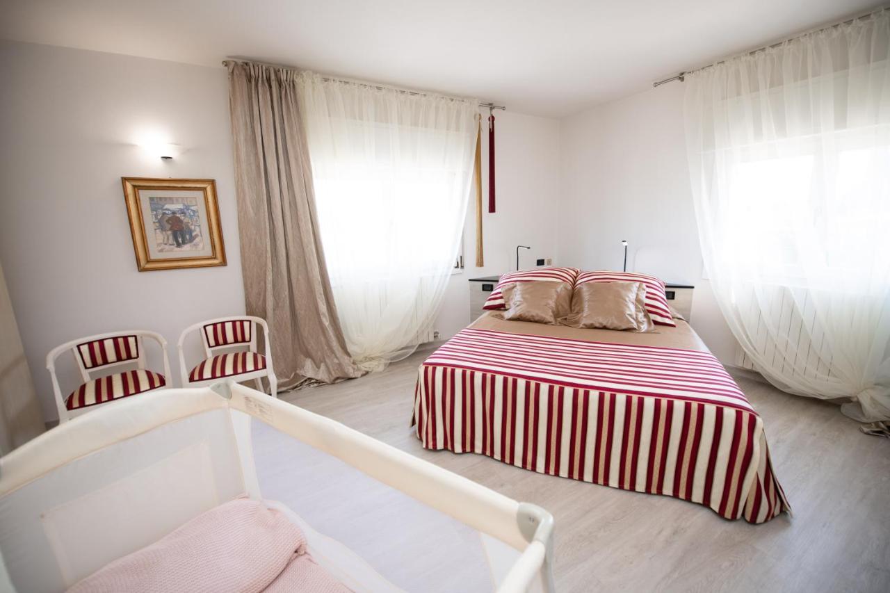 Il Cortiletto - Appartamento Lores Manerba del Garda Dış mekan fotoğraf